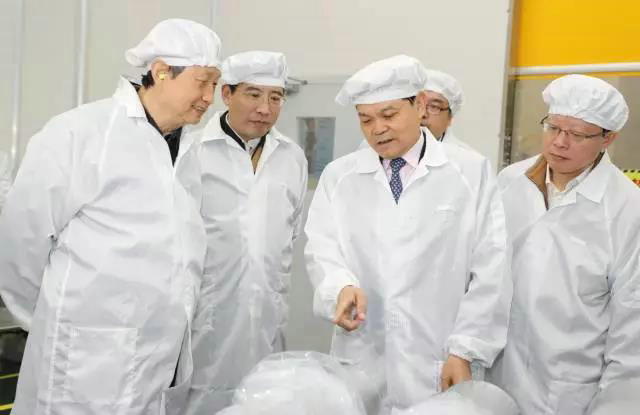 國務(wù)院副總理馬凱視察亨通，肯定網(wǎng)絡(luò)技術(shù)發(fā)展成果